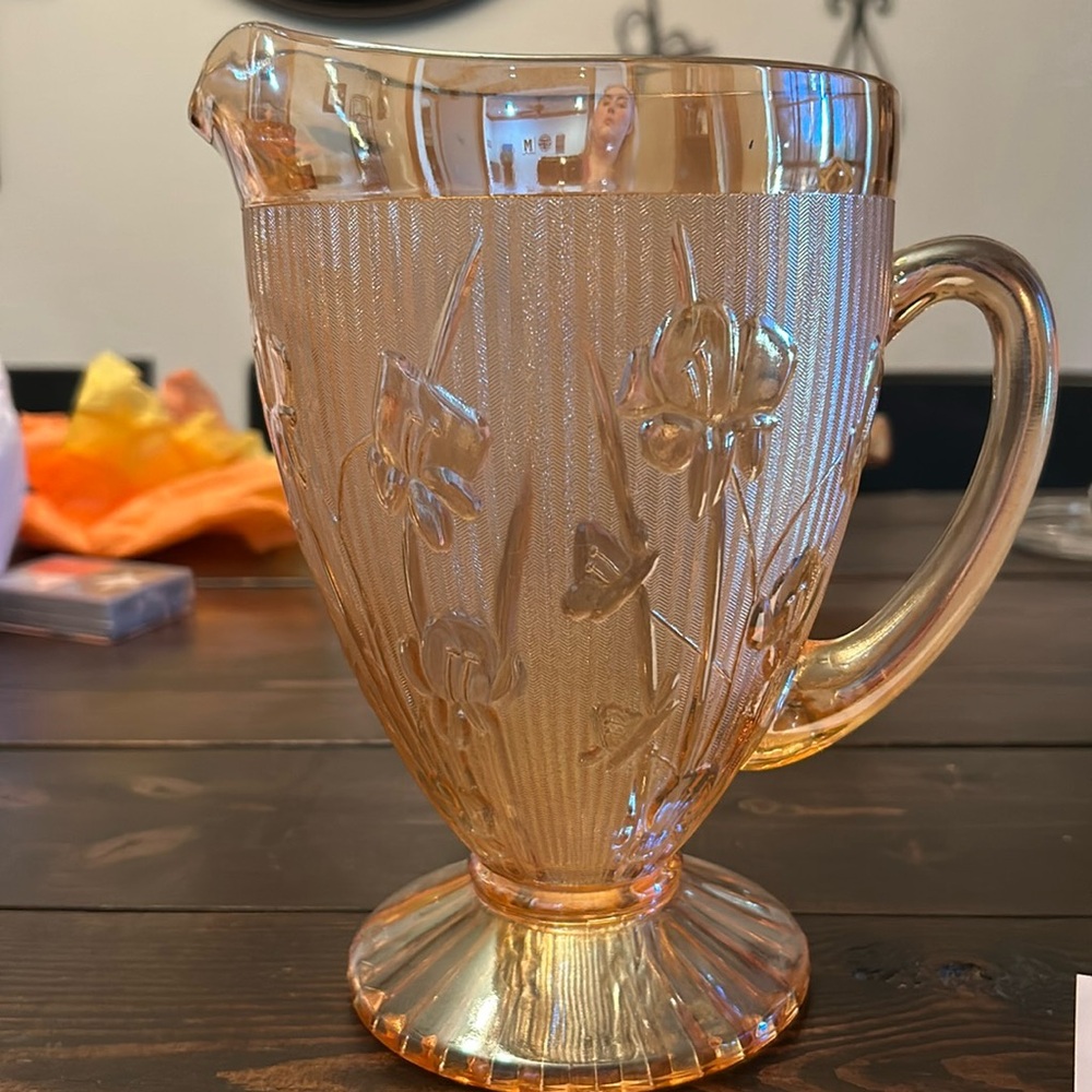 Vintage jeanettete Glass Pitcher